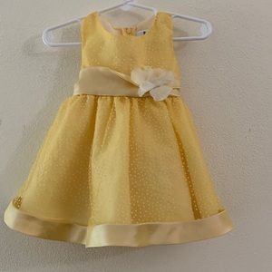 🦋Rare Editions Yellow Gold Formal Dress. 9M.